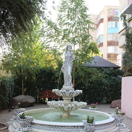 Hotel Flamingo Aktobe Exterior foto