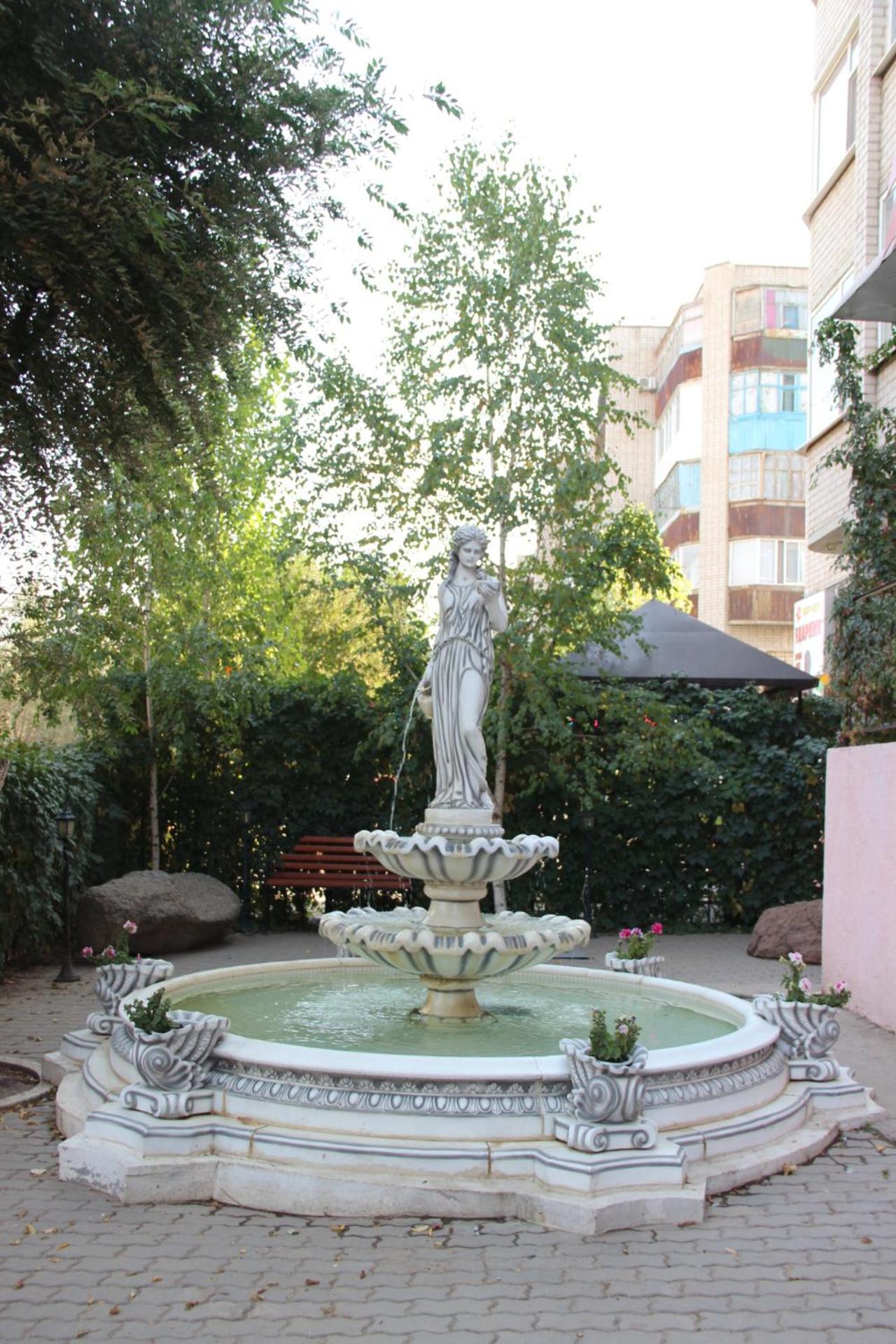 Hotel Flamingo Aktobe Exterior foto