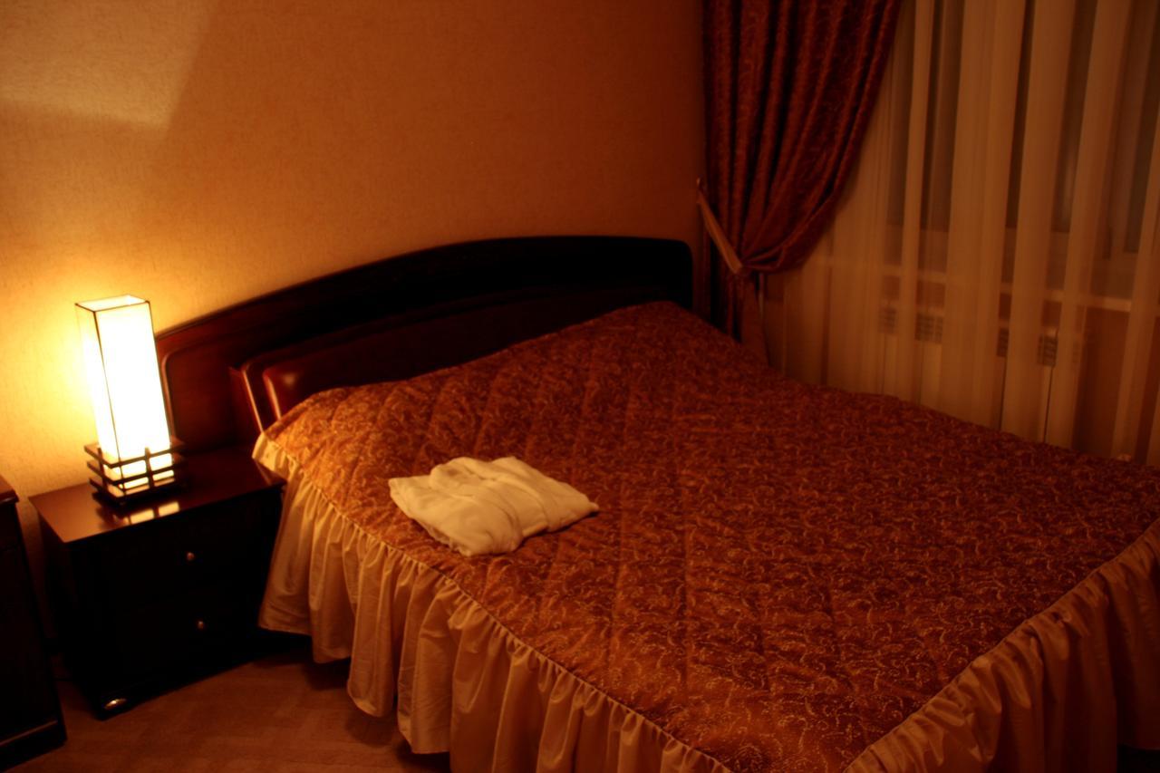 Hotel Flamingo Aktobe Exterior foto