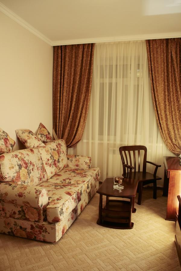 Hotel Flamingo Aktobe Exterior foto
