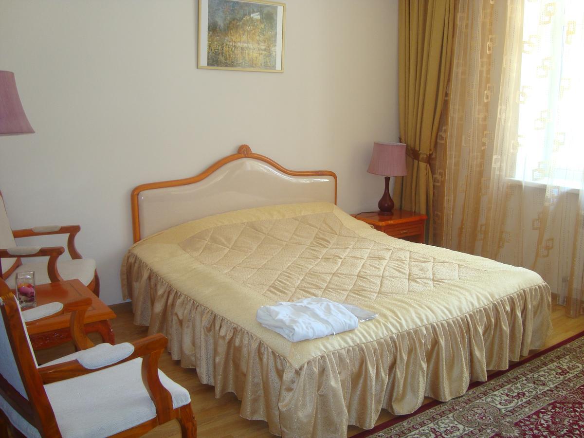 Hotel Flamingo Aktobe Exterior foto