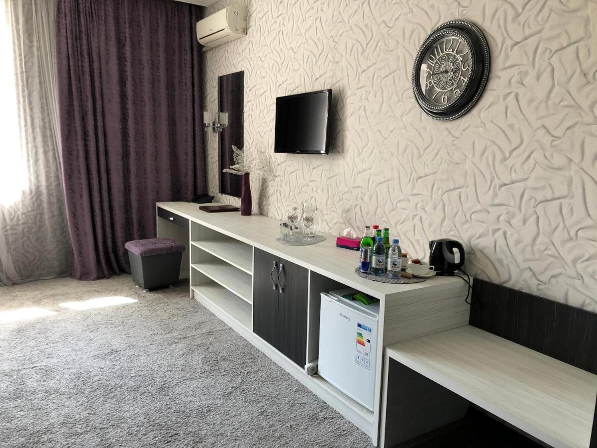 Hotel Flamingo Aktobe Exterior foto